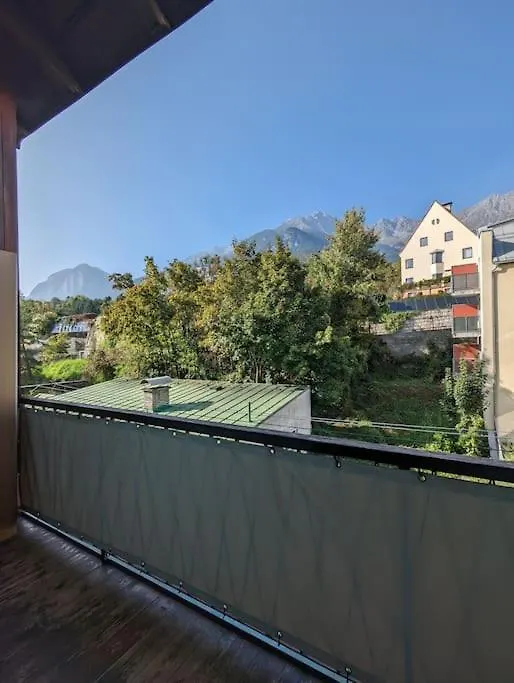 Cosy Room In Tyrolean Flat Innsbruck 0*,